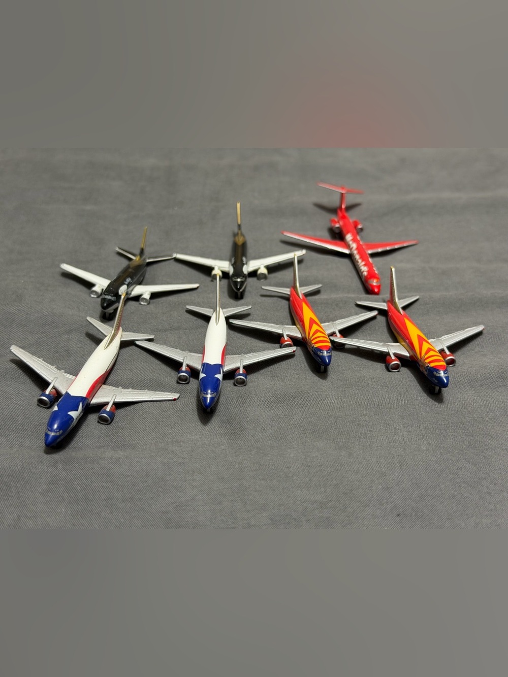 Herpa Wings Aircraft Lot 7PC -- Boeing Southwest Lone Star, Seaworld, McDonald’s - Picture 4 of 7